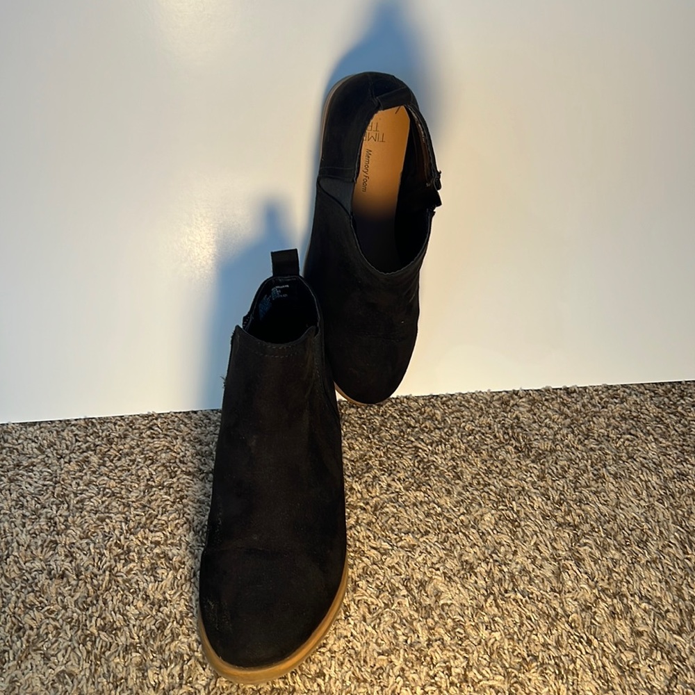 These are size 8 time and tru shoes